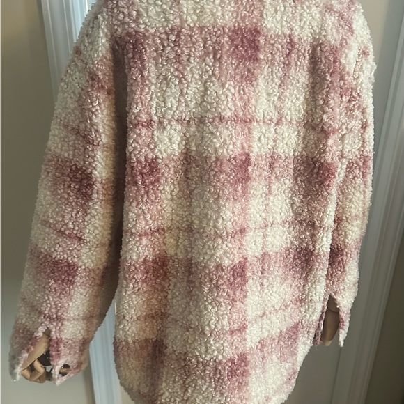 Cozy warm Sherpa ladies coat medium - Picture 3 of 5